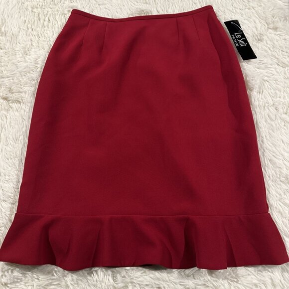Le Suit womens NWT red trumpet skirt lined 6 petite zip back timeless - Picture 1 of 10